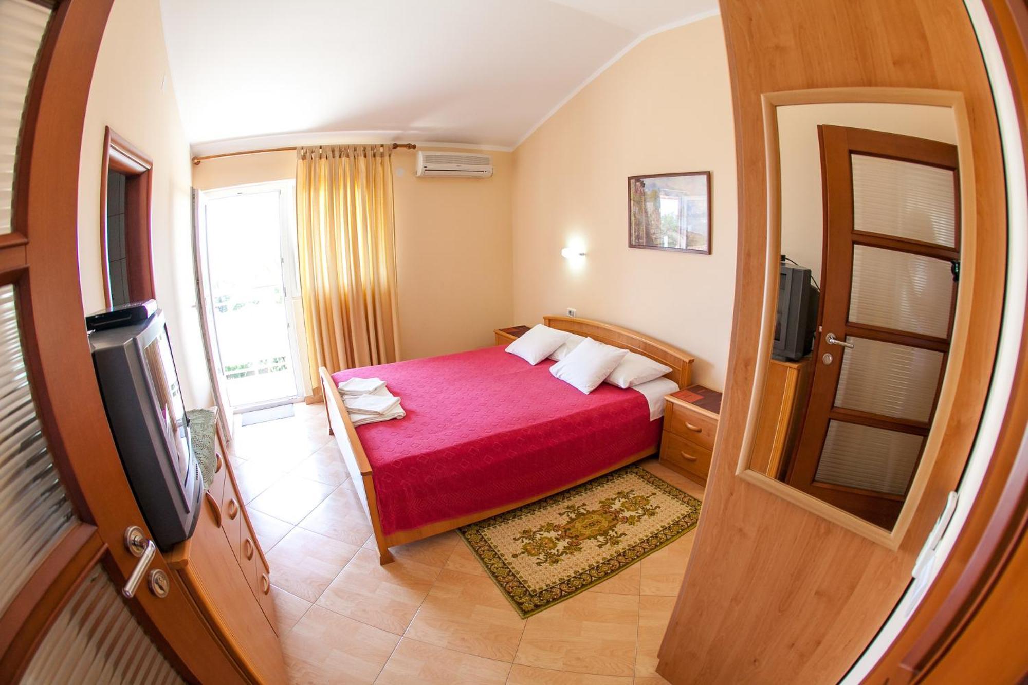Stefan Apartment